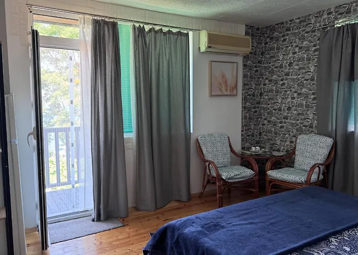 The Two Anchors Проживание в семье *