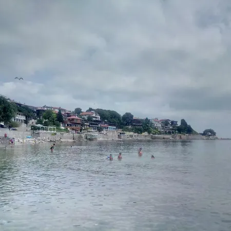 The Two Anchors منزل للإقامة نيسيبار