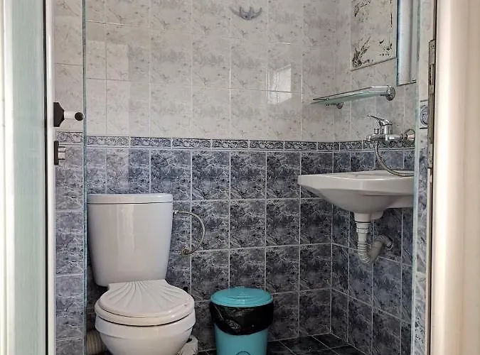 Проживання в сім'ї The Two Anchors Несебир