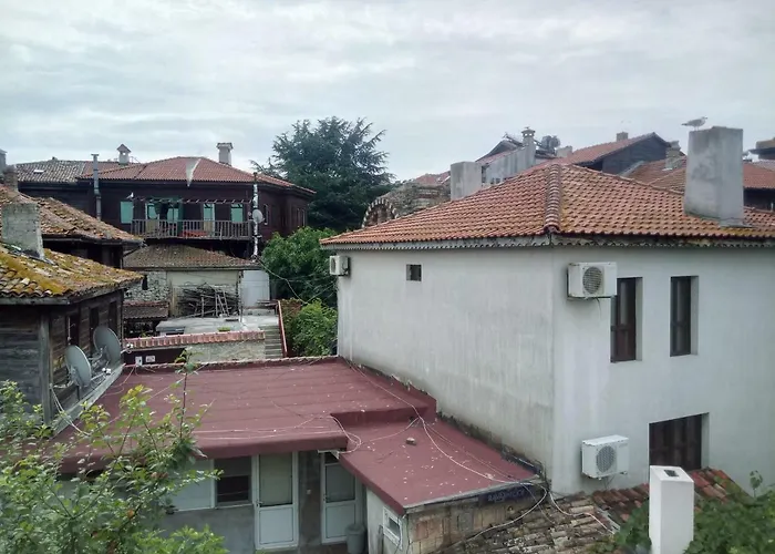 Проживання в сім'ї The Two Anchors Несебир